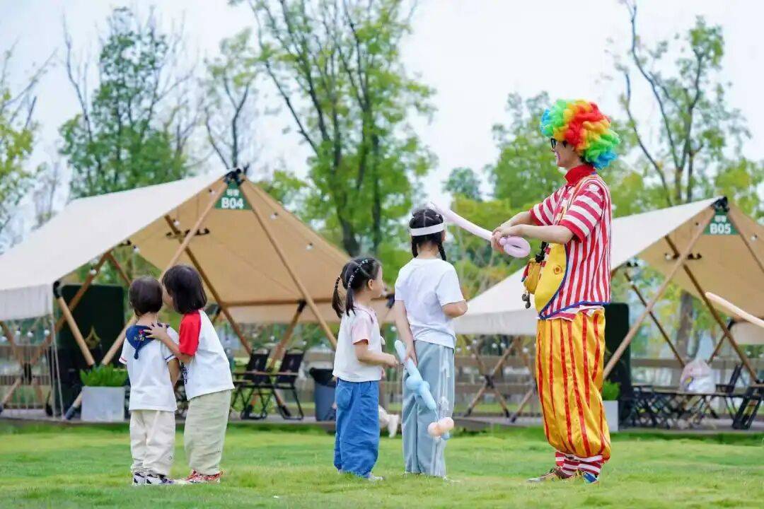 -30%!成都户外又“忙”起来了新葡京网上赌场客流预计增长20%(图2) -30%!成都户外又“忙”起来了新葡京网上赌场客流预计增长20%(图2)